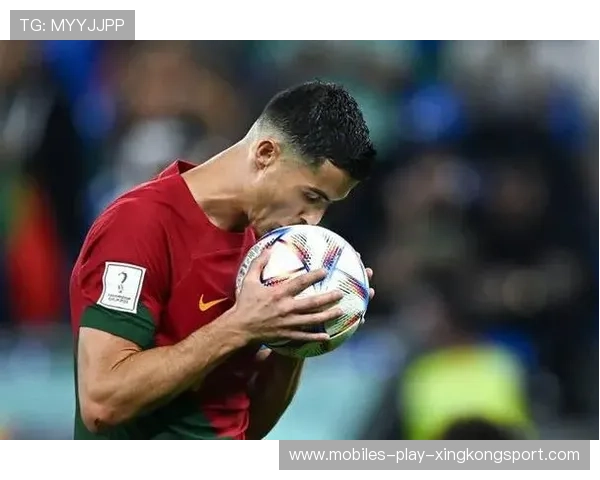 C罗破门后的庆祝震撼全场——足球传奇的激情瞬间